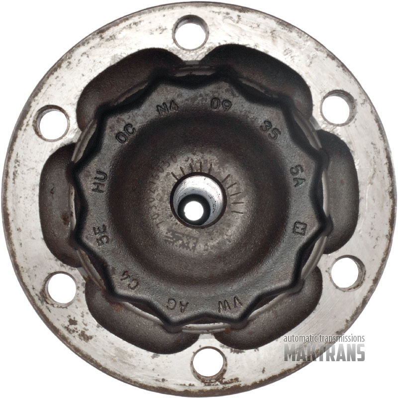 Вал з фланцем VAG 02E DQ250 0CN409355A / загальна висота 334 mm, 37 шліців (нар.Ø 29.95 mm), 6 отворів кріплення (вн.Ø 8.60 mm, 47 mm між центрами отворів)