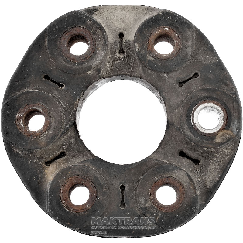 Демпфер карданного вала BMW E32 E34 E38 E46 E53 E83 ATC400 ATC700 NV124 — 26111229360, 1229360 (нар.Ø 132.20 мм, вн.Ø 50 мм, вн.Ø крепежного отверстия 12 мм)