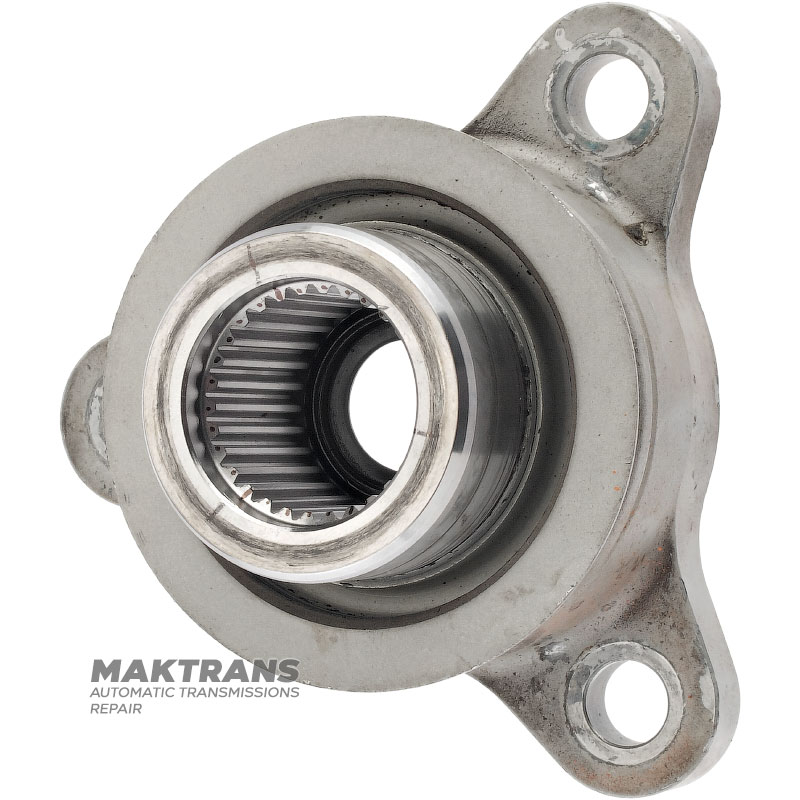 Фланець задній роздавальної коробки BorgWarner BW4440, 68055339AA, 68055339AA — 3 отвори кріплення (вн.Ø 12.20 мм), 30 шліців, (CHRYSLER 300 V6 3.6L, 845R