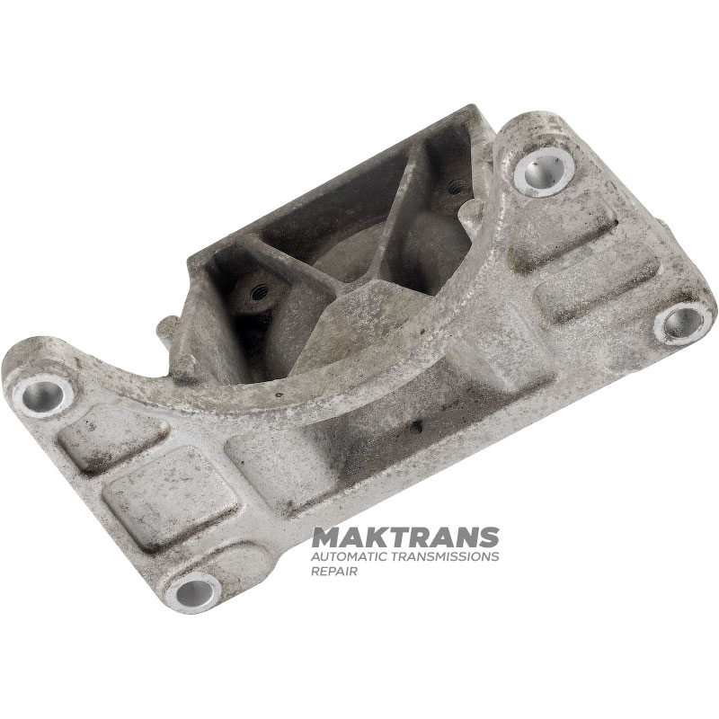 Кронштейн крепления, задний ZF 8HP70, 870RE, 8HP45, 845RE, 850RE — 68146569AB